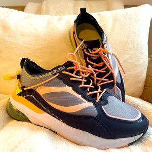 Fabletics tennis shoes